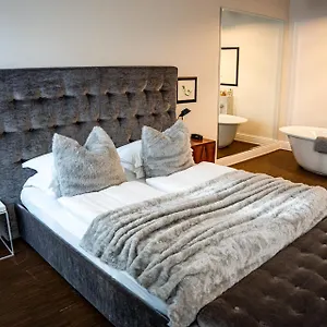 https://tiszavirag-szeged.szeged-hotels.com